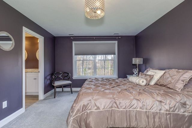 29 Churchill Drive, Hooksett, NH 03106
