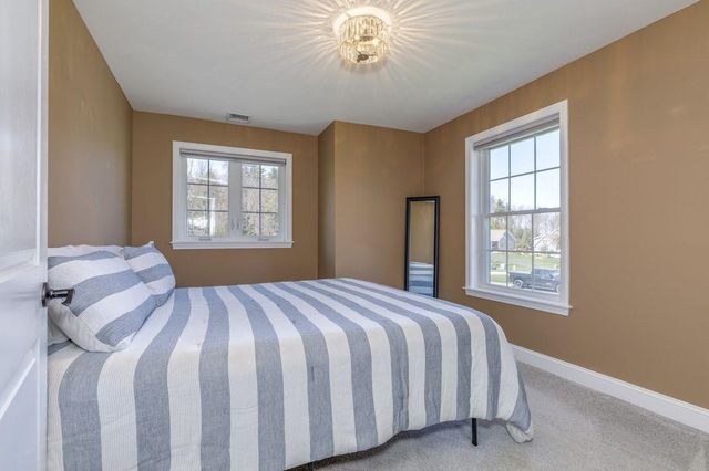 29 Churchill Drive, Hooksett, NH 03106