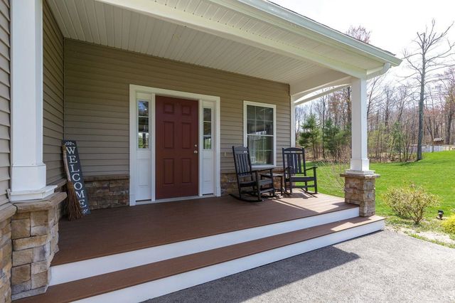 29 Churchill Drive, Hooksett, NH 03106