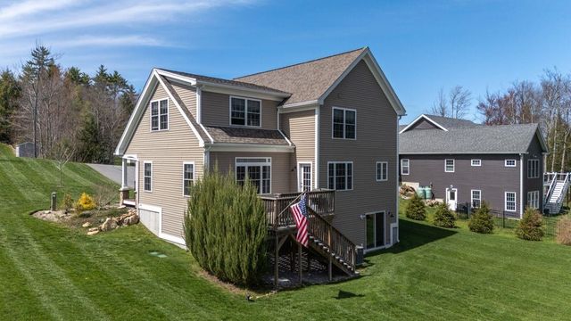 29 Churchill Drive, Hooksett, NH 03106