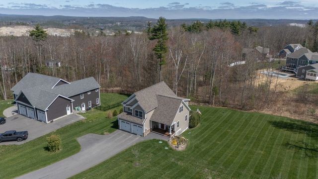 29 Churchill Drive, Hooksett, NH 03106