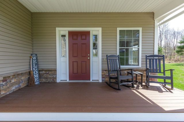 29 Churchill Drive, Hooksett, NH 03106