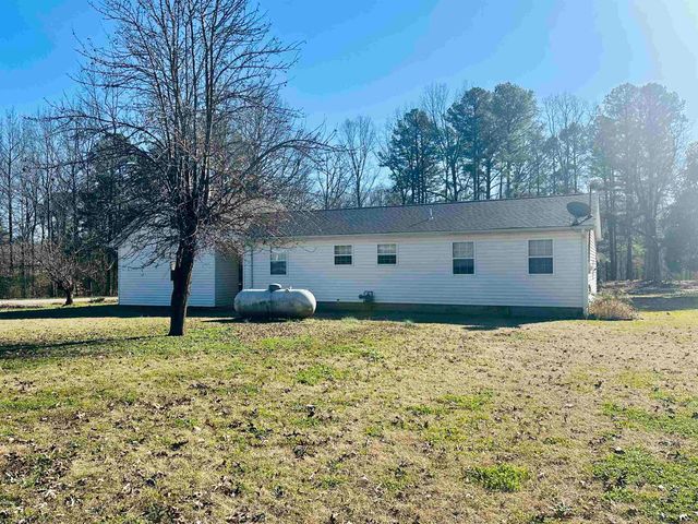 3558 142 HWY, Selmer, TN 38375