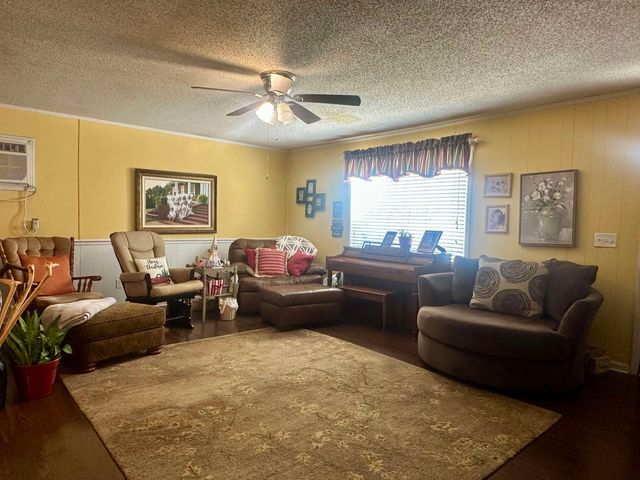 3558 142 HWY, Selmer, TN 38375