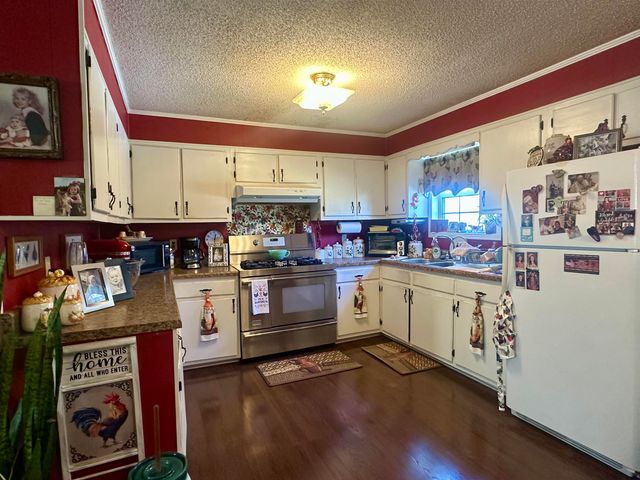 3558 142 HWY, Selmer, TN 38375