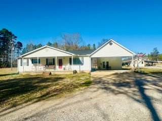 3558 142 HWY, Selmer, TN 38375