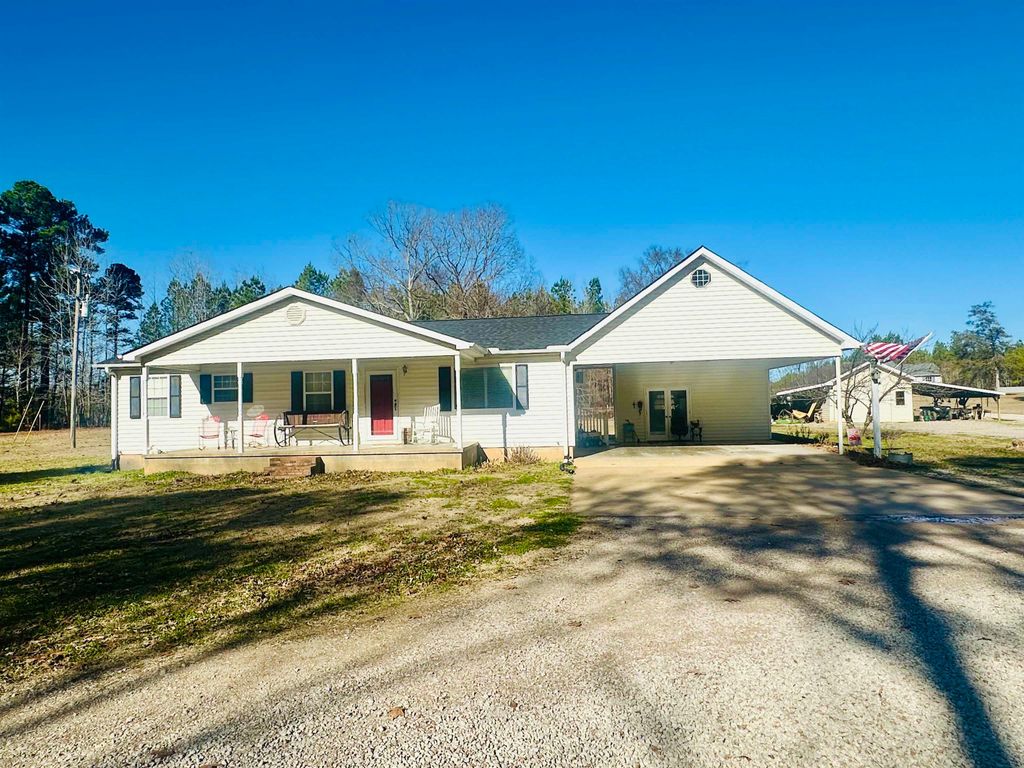 3558 142 HWY, Selmer, TN 38375