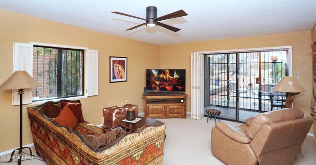 8589 N Candlewood Loop, Tucson, AZ 85704