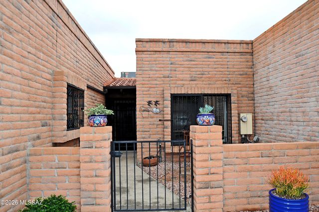 8589 N Candlewood Loop, Tucson, AZ 85704