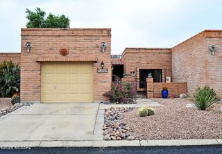 8589 N Candlewood Loop, Tucson, AZ 85704