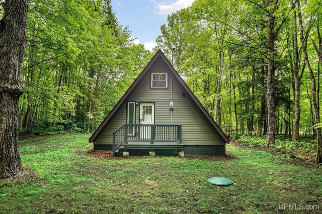 N3443 16 Mile Lake Road, Munising, MI 49862