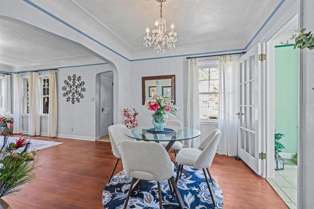 848 Larpenteur Avenue W, Saint Paul, MN 55113