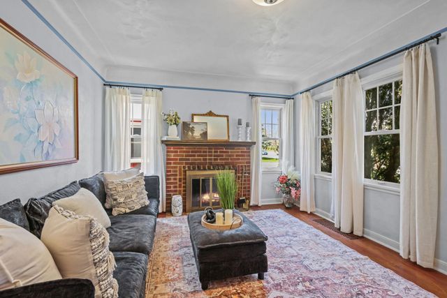 848 Larpenteur Avenue W, Saint Paul, MN 55113