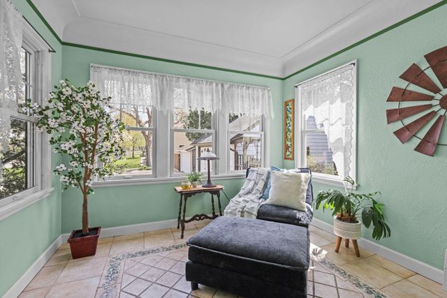 848 Larpenteur Avenue W, Saint Paul, MN 55113