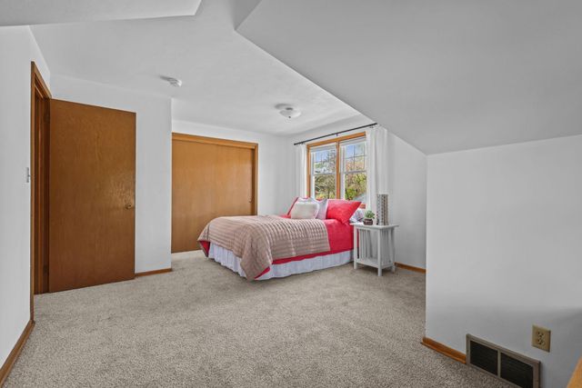 848 Larpenteur Avenue W, Saint Paul, MN 55113