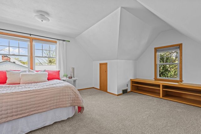 848 Larpenteur Avenue W, Saint Paul, MN 55113