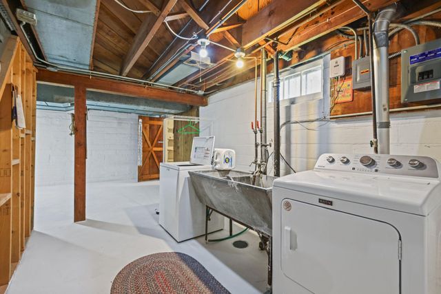 848 Larpenteur Avenue W, Saint Paul, MN 55113