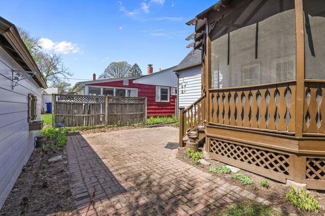 848 Larpenteur Avenue W, Saint Paul, MN 55113