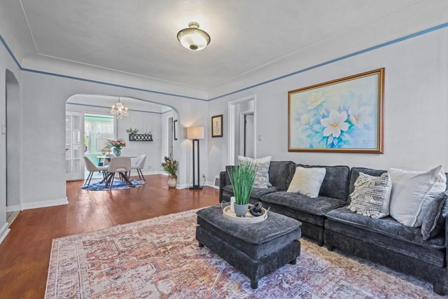 848 Larpenteur Avenue W, Saint Paul, MN 55113