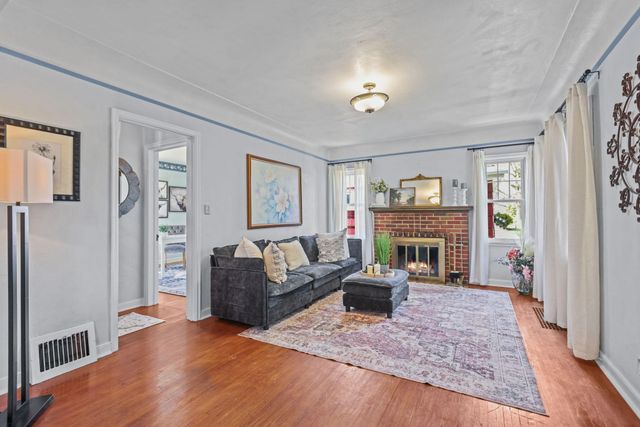 848 Larpenteur Avenue W, Saint Paul, MN 55113