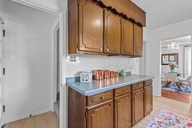 848 Larpenteur Avenue W, Saint Paul, MN 55113