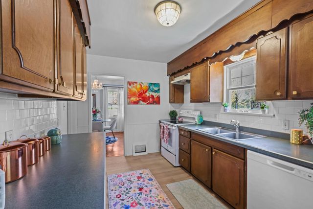 848 Larpenteur Avenue W, Saint Paul, MN 55113