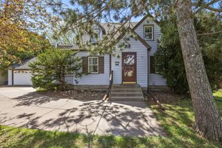 848 Larpenteur Avenue W, Saint Paul, MN 55113