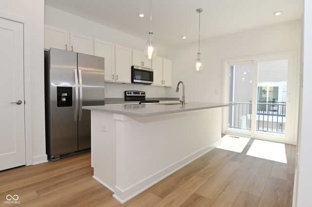 2452 Peoples Drive, Indianapolis, IN 46205