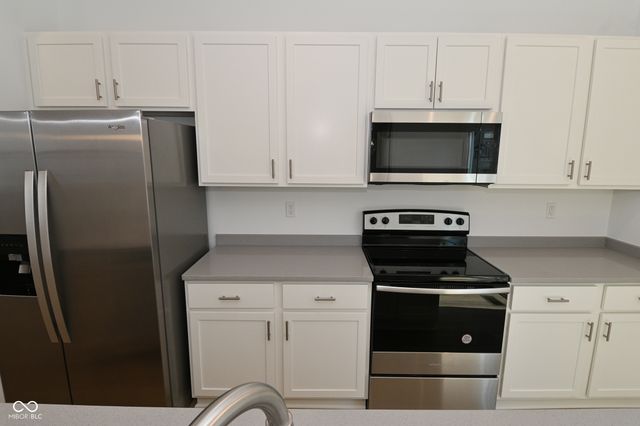 2452 Peoples Drive, Indianapolis, IN 46205