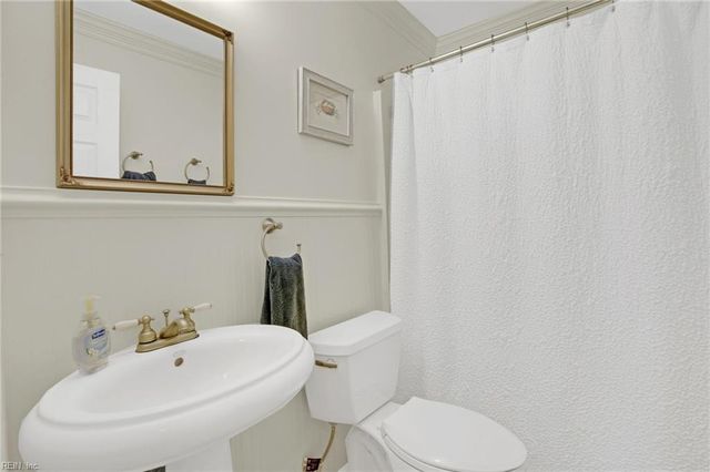 9093 Stump Point RD, Hayes, VA 23072