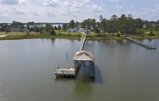 9093 Stump Point RD, Hayes, VA 23072