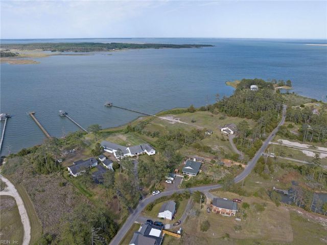 9093 Stump Point RD, Hayes, VA 23072