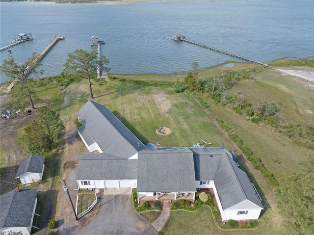 9093 Stump Point RD, Hayes, VA 23072