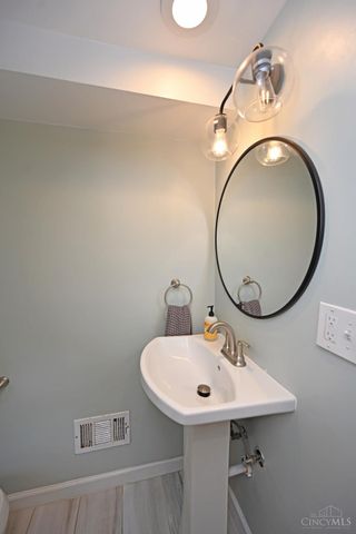 4522 Perth Lane, Cincinnati, OH 45229