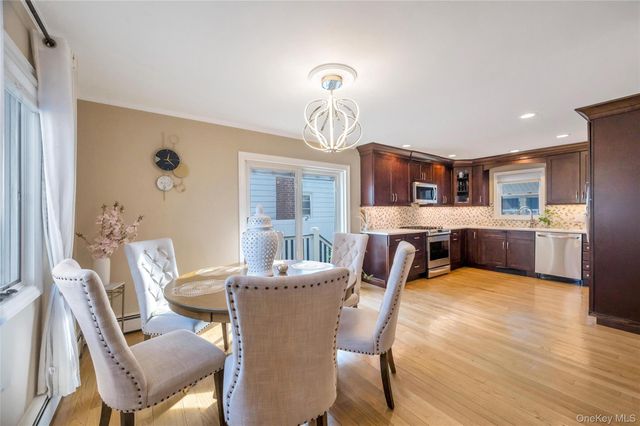 5 Sunset Avenue, Farmingdale, NY 11735