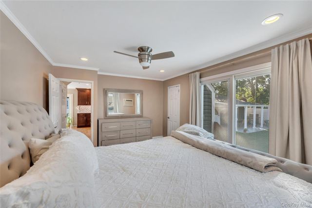 5 Sunset Avenue, Farmingdale, NY 11735