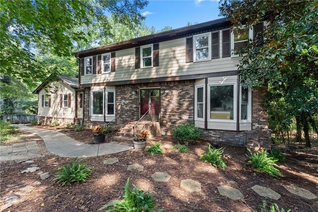 3824 Shawnee Run SW, Lilburn, GA 30047