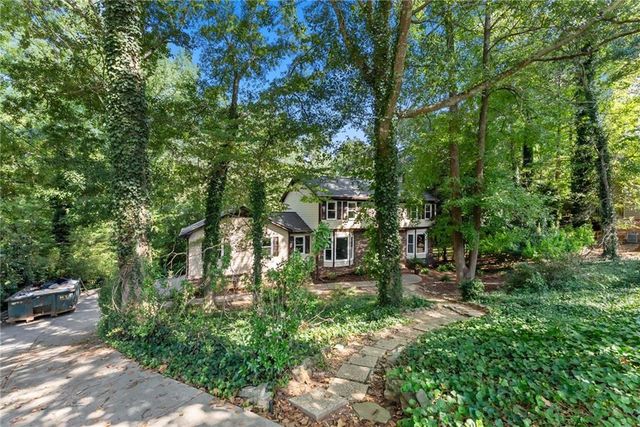 3824 Shawnee Run SW, Lilburn, GA 30047