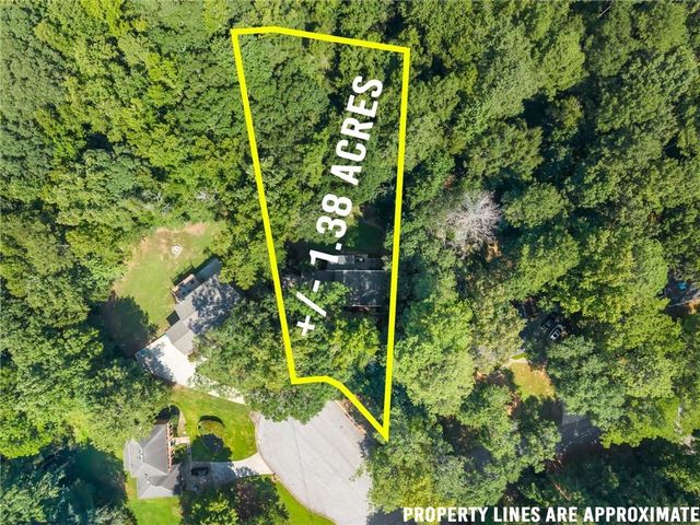 3824 Shawnee Run SW, Lilburn, GA 30047