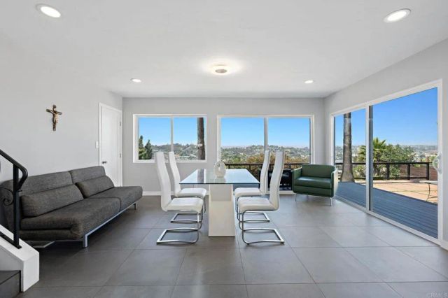 2440 Dunstan Street, Oceanside, CA 92054