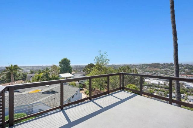 2440 Dunstan Street, Oceanside, CA 92054