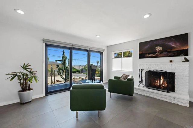 2440 Dunstan Street, Oceanside, CA 92054