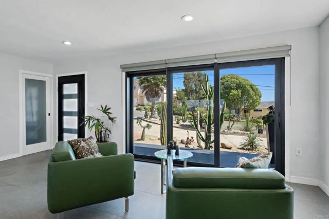 2440 Dunstan Street, Oceanside, CA 92054