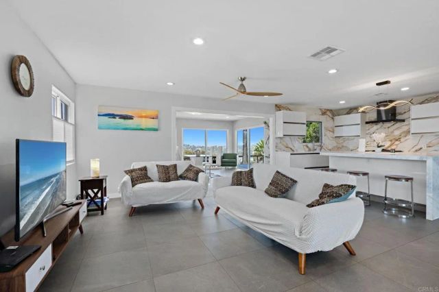 2440 Dunstan Street, Oceanside, CA 92054