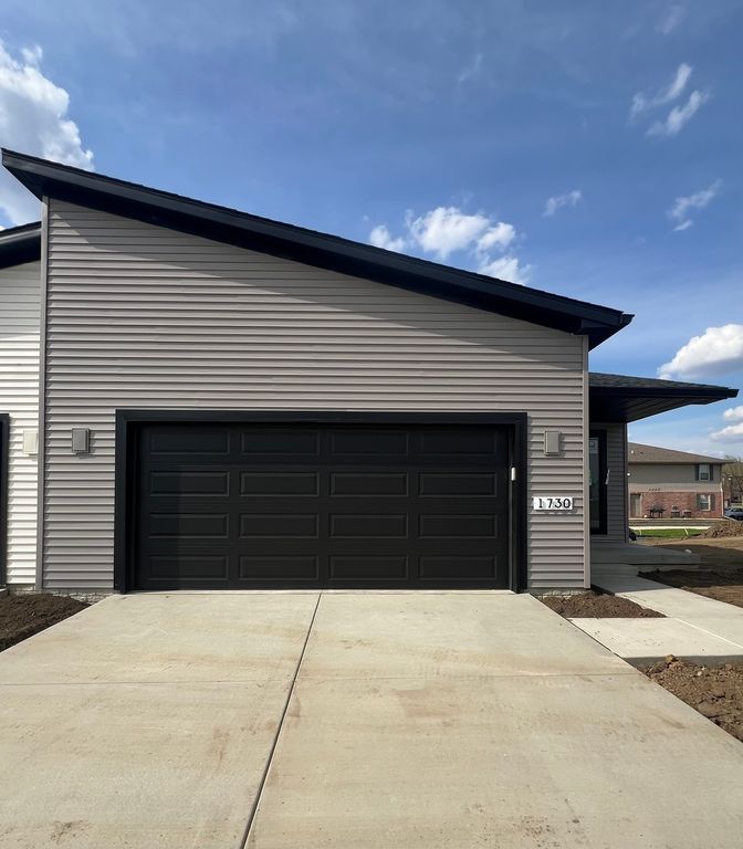 1730 Millstone Drive, Normal, IL 61761