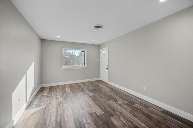 5421 Greenwood Way, North Richland Hills, TX 76180
