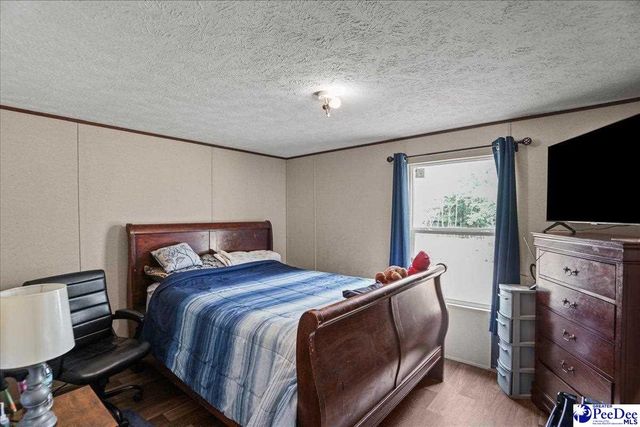 6909 Candy Buck Ln, Effingham, SC 29541