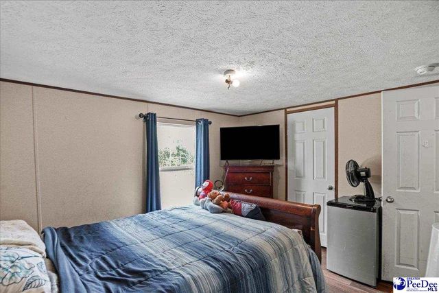 6909 Candy Buck Ln, Effingham, SC 29541