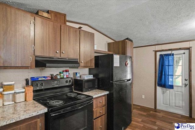 6909 Candy Buck Ln, Effingham, SC 29541