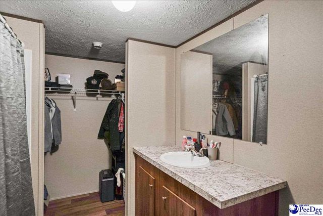 6909 Candy Buck Ln, Effingham, SC 29541